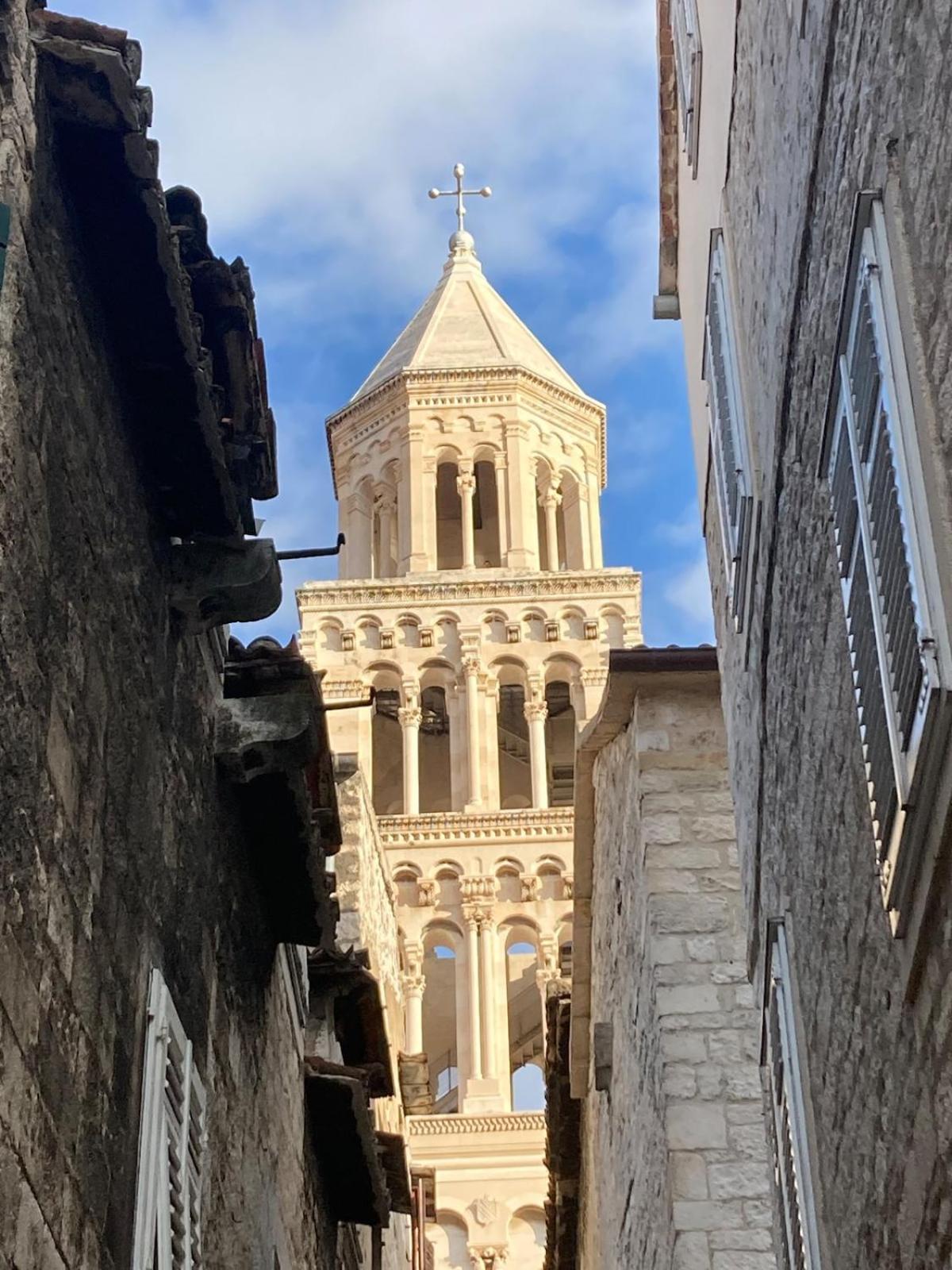 Lana Near The Split