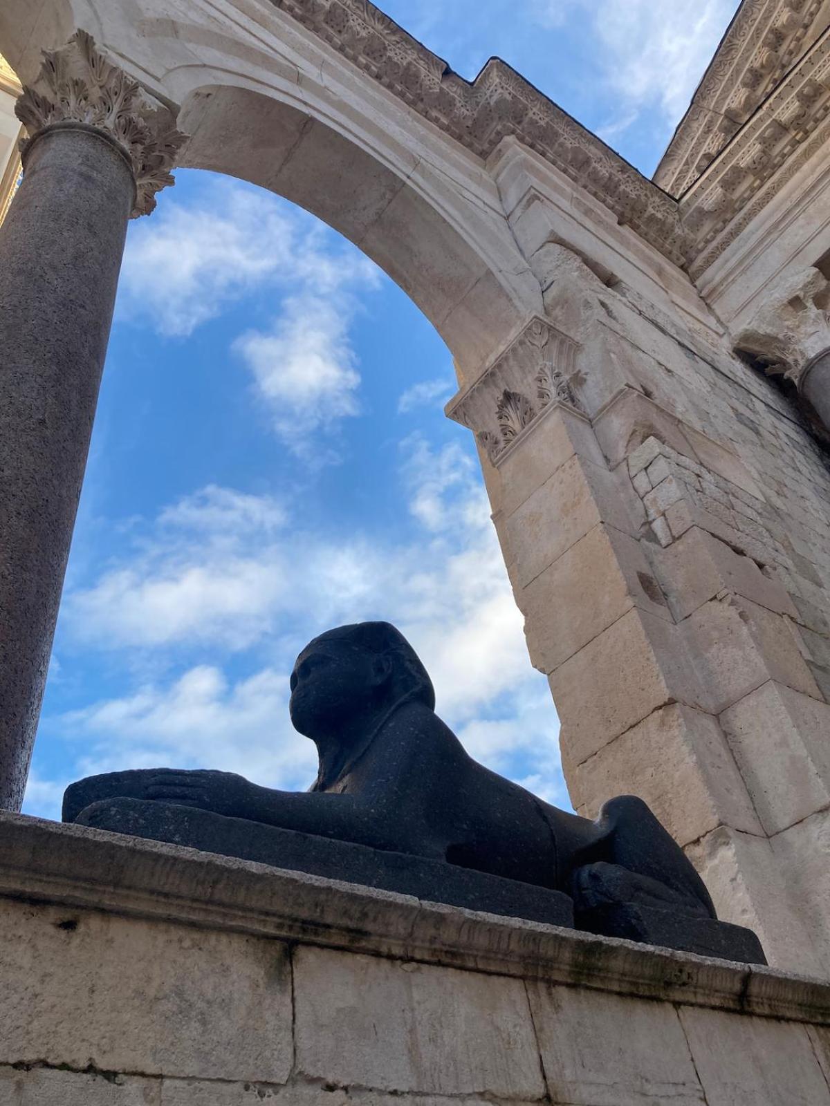 Lana Near The * Split